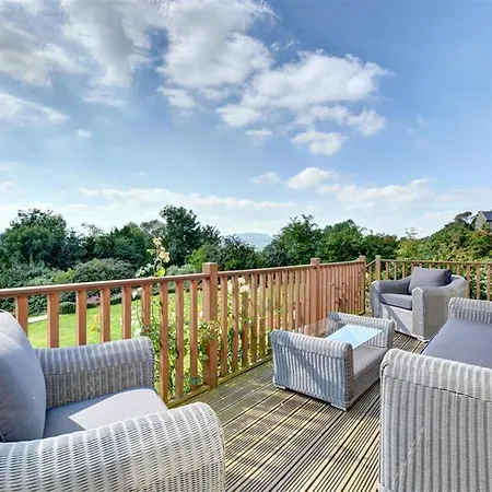 Plush Holiday In Harmby Yorkshire With Garden *