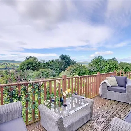 Plush Holiday In Harmby Yorkshire With Garden